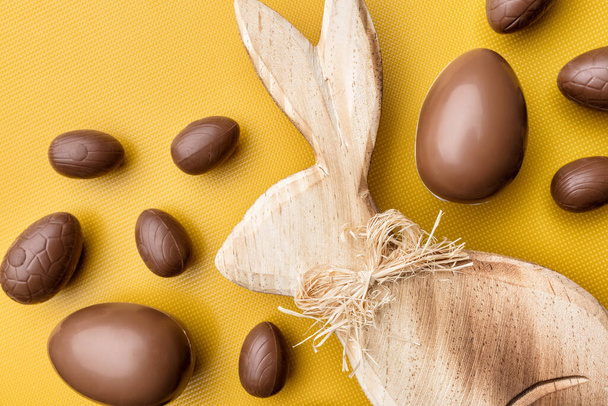 Delicious Easter holiday chocolate bunny, eggs and sweets - 写真・画像