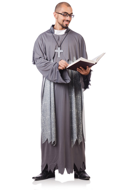 Joven sacerdote aislado en el blanco
 - Foto, imagen