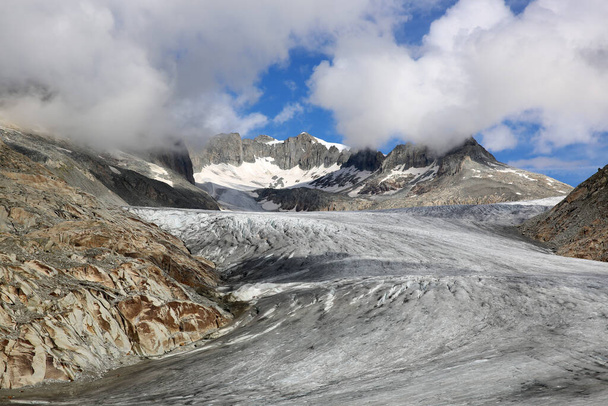 Ронський льодовик у Швейцарських Альпах. Європа - Фото, зображення