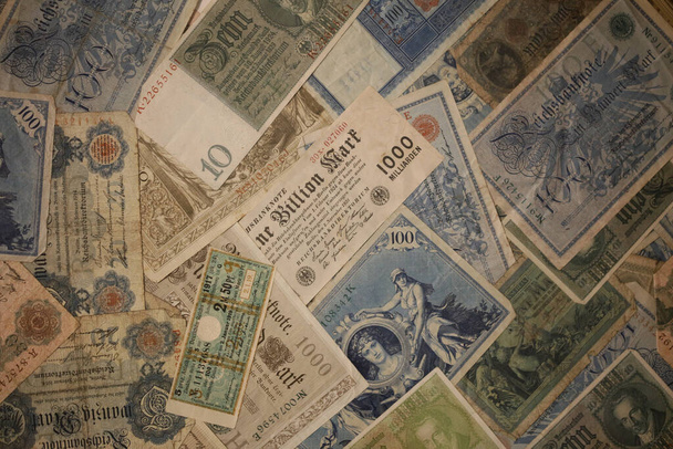 Stare oryginalne niemieckie pieniądze makro tło pięćdziesiąt megapikseli stock photography - Zdjęcie, obraz