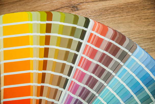 palet van verschillende kleuren en tinten - Foto, afbeelding