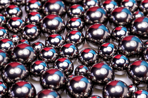 сталеві кульки рухомого елемента
  - Фото, зображення