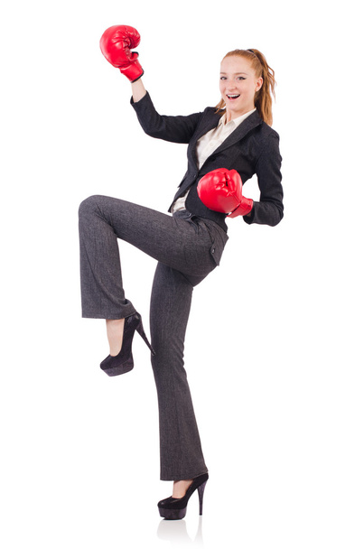 Kobieta bizneswoman w rękawiczki bokserskie na białym - Zdjęcie, obraz