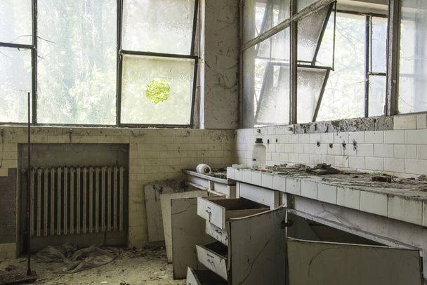 Details of an abandoned laboratory - Φωτογραφία, εικόνα