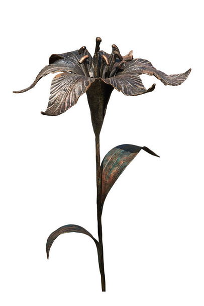 Lily handgefertigt aus Metall. Isoliert auf weißem Hintergrund - Foto, Bild