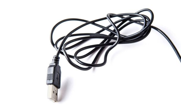 Разъем кабеля USB для компьютера на белом фоне
 - Фото, изображение