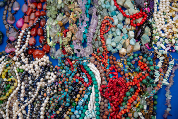 kleurrijke kralen close-up textuur achtergrond - Foto, afbeelding
