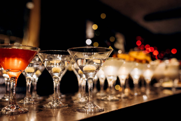 sklenice na víno a šampaňské z křišťálu - Fotografie, Obrázek