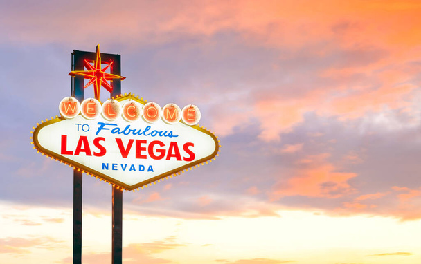  O sinal Bem-vindo ao fabuloso Las Vegas em Las Vegas, Nevada EUA por do sol
 - Foto, Imagem