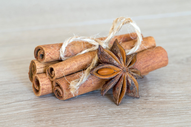 anise and cinnamon - Фото, изображение