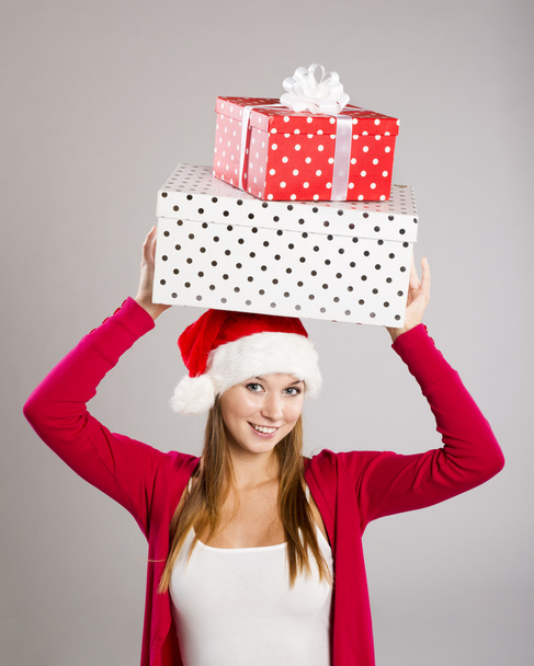 Beautiful christmas woman with gift - Foto, Bild