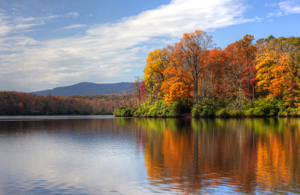 Lago d'autunno
 - Foto, immagini