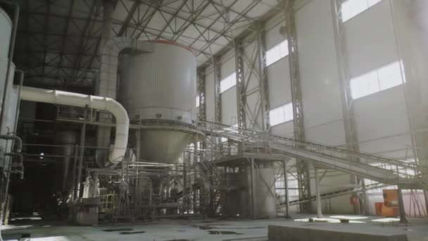 Fabrik für die Herstellung von keramischen Fliesen. Der Prozess der Herstellung keramischer Fliesen - Filmmaterial, Video