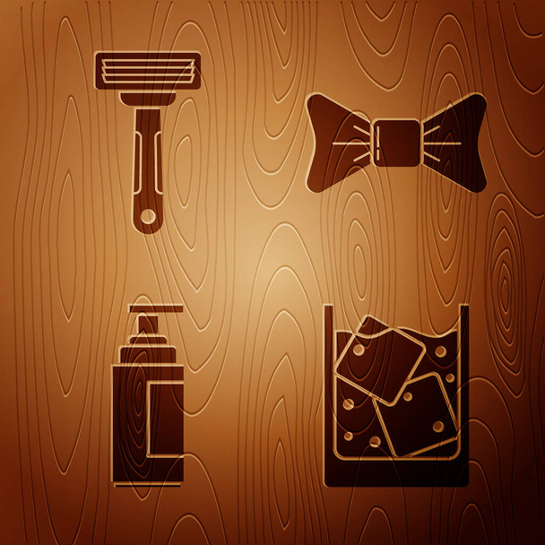 Σετ Ποτήρι ουίσκι και παγάκια, ξυράφι ξυρίσματος, κρέμα ή λοσιόν καλλυντικό σωλήνα και παπιγιόν σε ξύλινο φόντο. Διάνυσμα - Διάνυσμα, εικόνα