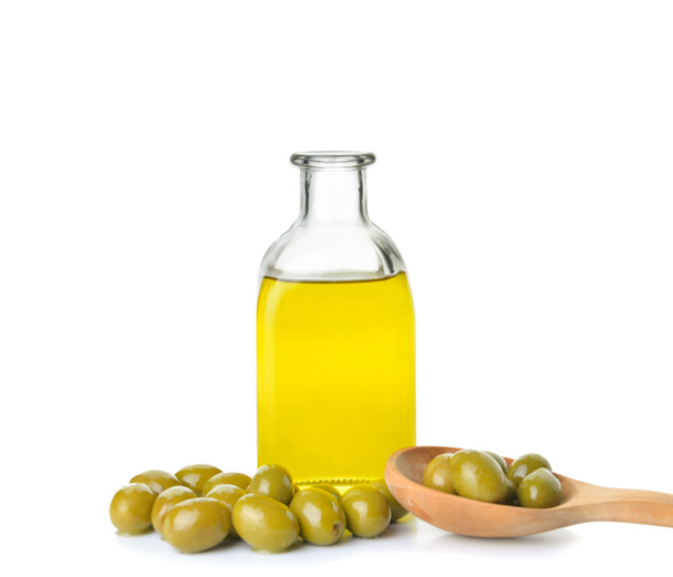 Láhev chutného olivového oleje na bílém pozadí - Fotografie, Obrázek