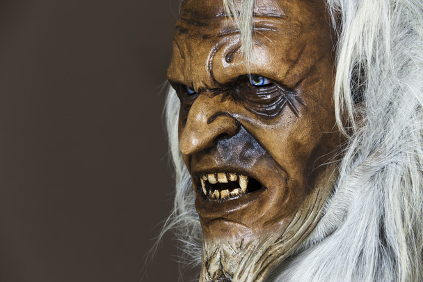 σατανική ξύλινη μάσκα του συντρόφου Αγίου Νικολάου στην Αυστρία - Φωτογραφία, εικόνα