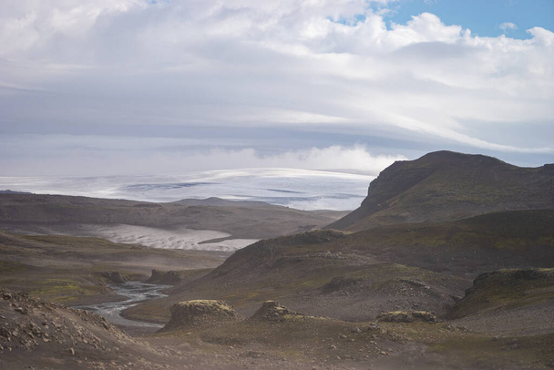 Volcanic landscape with glacier, rocks and ash on the Fimmvorduhals hiking trail. Iceland - Fotoğraf, Görsel
