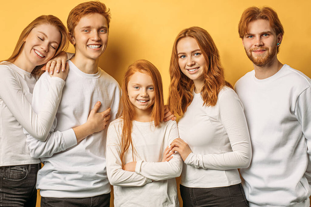 beautiful people with red hair isolated - Fotoğraf, Görsel