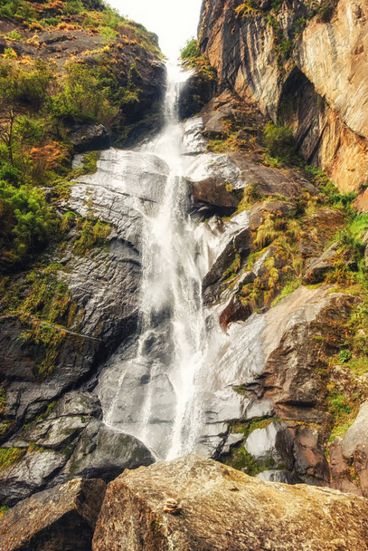 Waterfall at the Tiger' s Nest, Paro, Bhutan - Foto, imagen