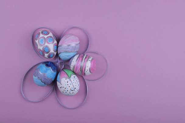  easter eggs on heart  a pink background - 写真・画像