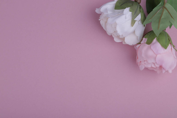 hoja en blanco rosa para escribir con rosa y rosa withe
 - Foto, imagen