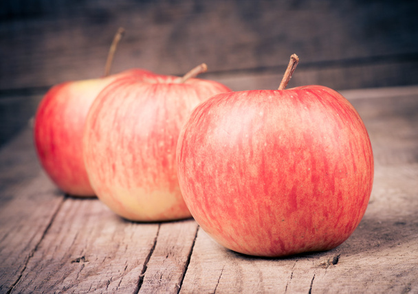 Red apple fruit ripe dew - Фото, изображение