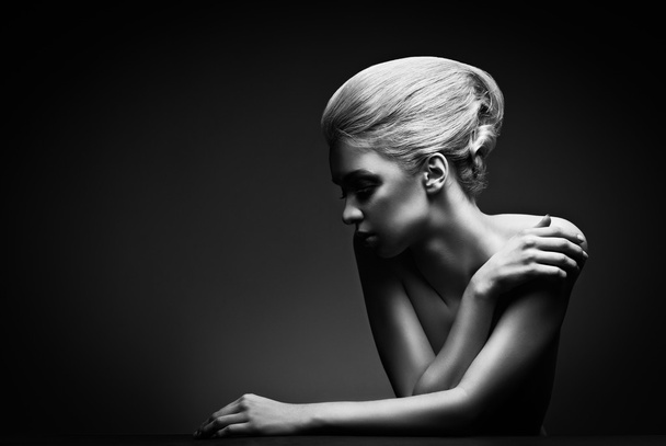 High fashion woman with abstract hair style - Foto, Imagen