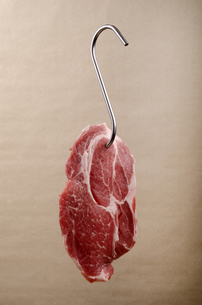 bir dilim pişmemiş domuz eti - Fotoğraf, Görsel