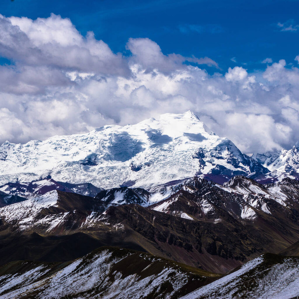 Ausangate montagne enneigée située à Cusco, Pérou
 - Photo, image