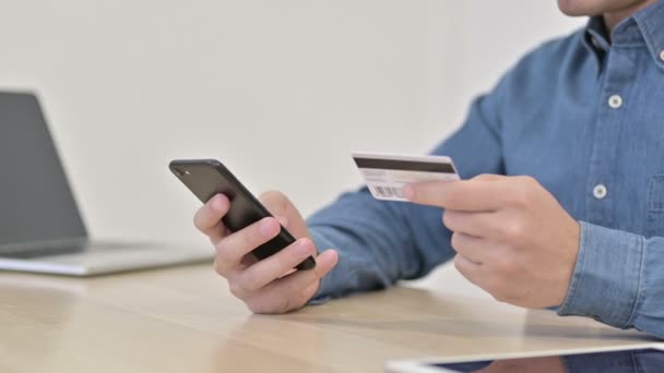 Akıllı Telefondan Kredi Kartı Ödemesi Yazan: - Video, Çekim