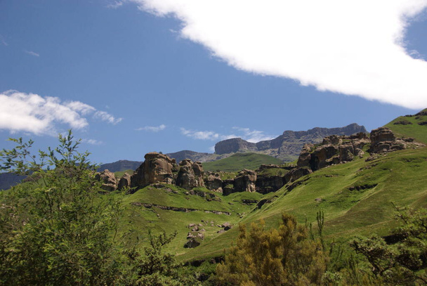 Lesotho, oficialmente el Reino de Lesotho, es un país sin litoral y enclave, rodeado por la República de Sudáfrica. Una población de aproximadamente 2,067,000 Su capital y ciudad más grande, Maseru - Foto, Imagen