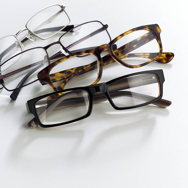 Zusammensetzung durch Männerbrille - Foto, Bild