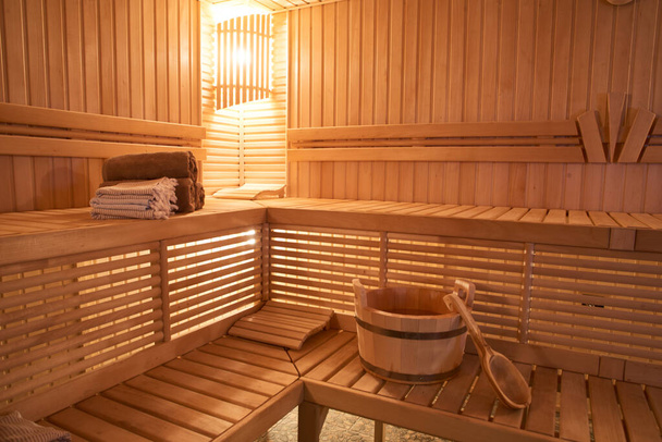 Sauna de madeira, área molhada, vapor, zona de recreação
 - Foto, Imagem