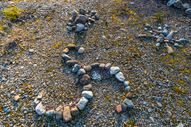 Traumhaft schönes Steinlabyrinth mitten im Wald in Oberschwaben entdeckt. - Foto, Bild