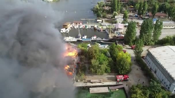 big fire with black smoke aerial top panoramic view sky fly - Footage, Video