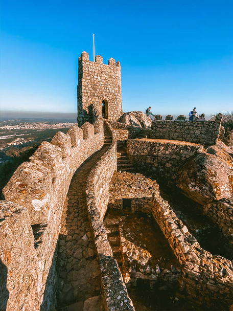 Castelo dos Mouros en Sintra Portugal
 - Foto, Imagen