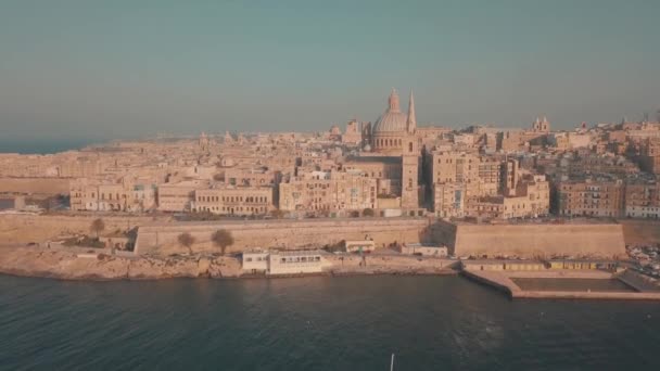 панорамный вид на древнюю столицу Мальты Валлетту
 - Кадры, видео