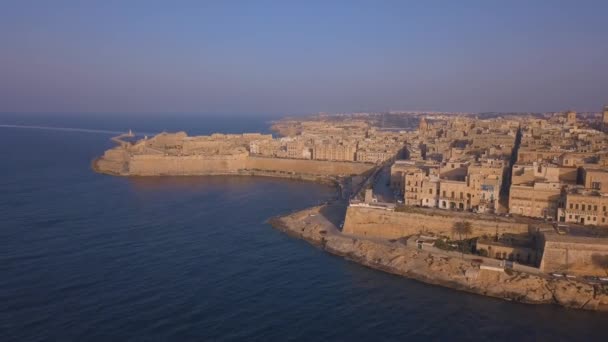 панорамный вид на древнюю столицу Мальты Валлетту
 - Кадры, видео