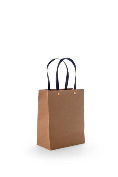 Mockup Blank Brown sacos de compras de papel isolado no fundo branco com caminho de recorte
 - Foto, Imagem