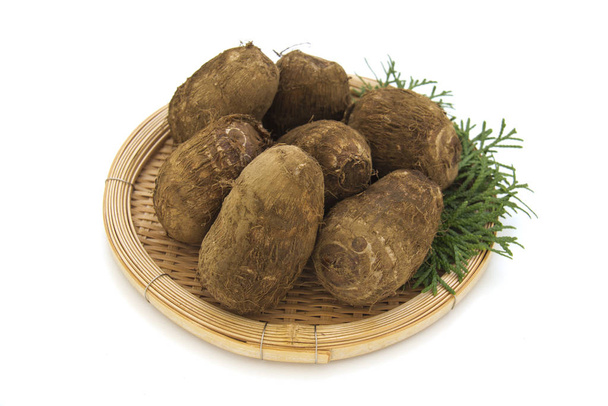 Taro sporco (patata giapponese chiamata Satoimo
) - Foto, immagini
