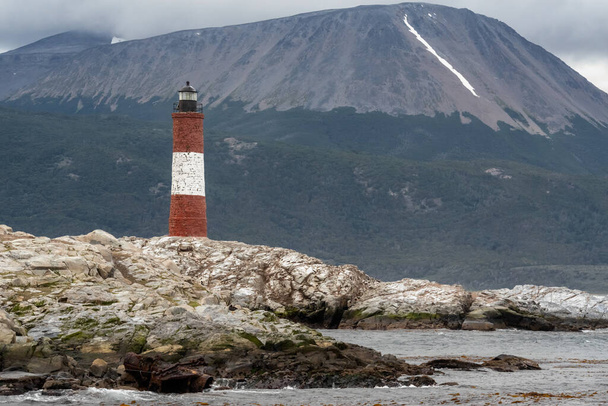 Les Eclaireurs Lighthouse in the Beagle Channel, Tierra del Fuego, southern Argentina. - Foto, imagen