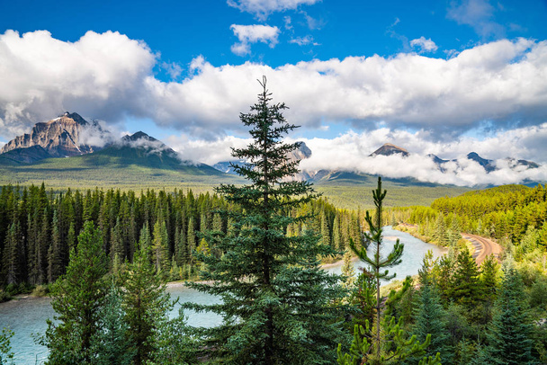Morant's Curve, famous landscape with railway. Banff National Park, Alberta, Canada - Valokuva, kuva