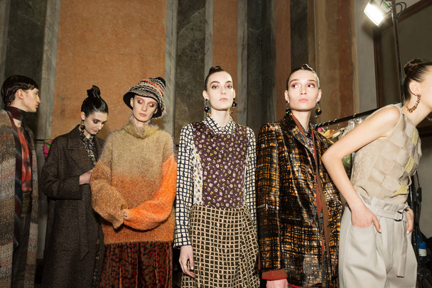 MILAN, ITALY - FEBRUARY 22: Gorgeous models pose in the backstage just before Cividini show during Milan Women's Fashion Week on FEBRUARY 22, 2020 in Milan. - Fotoğraf, Görsel