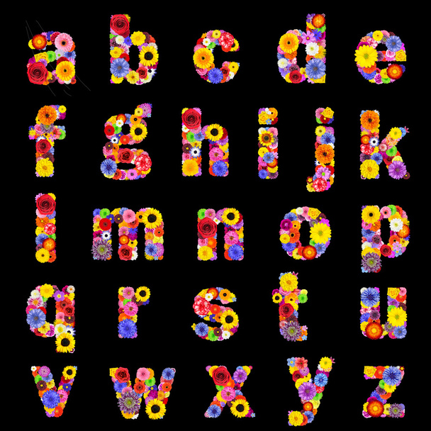 volledige floral alfabet geïsoleerd op zwarte-letters een tot z - Foto, afbeelding