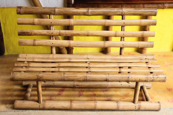 Ecologia Huis gemaakt van bamboe, riet en hout, in de bergen van Colombia. - Foto, afbeelding