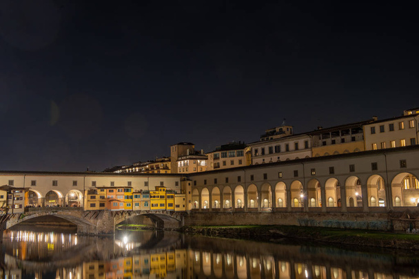 Město Florencie, hostí mnoho mistrovských děl renesančního umění a architektury - Fotografie, Obrázek