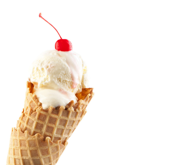 fagylalt tölcsér maraschino cseresznye - Fotó, kép