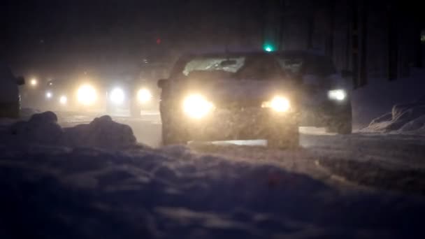 araçlar üzerinde sürüş dolgulu yollar kar - Video, Çekim