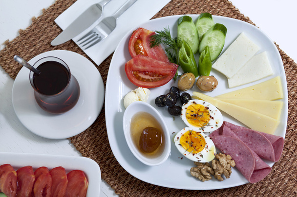 rijke en heerlijk Turks ontbijt - Foto, afbeelding