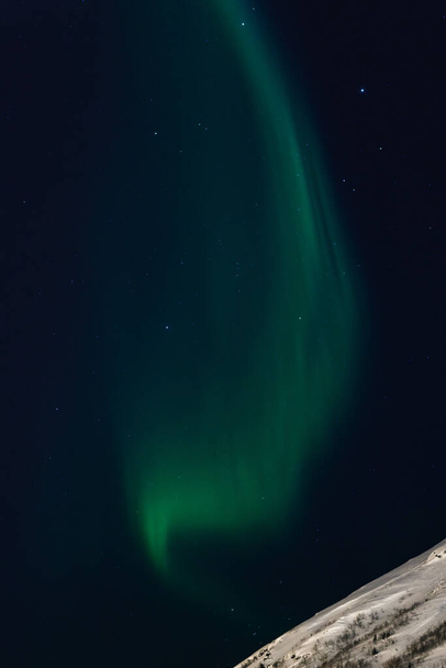 Poolpoollicht Noorderlicht Aurora Borealis activiteit in de winter Finland, Lapland - Foto, afbeelding